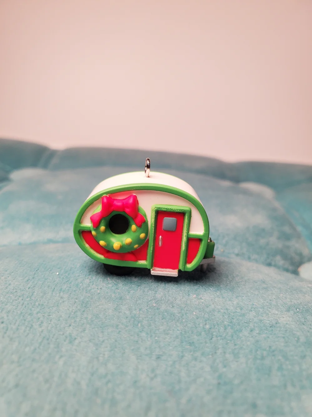 Hallmark Keepsake Cozy Birdhouse Camper Miniature Ornament 2015 QXM8517